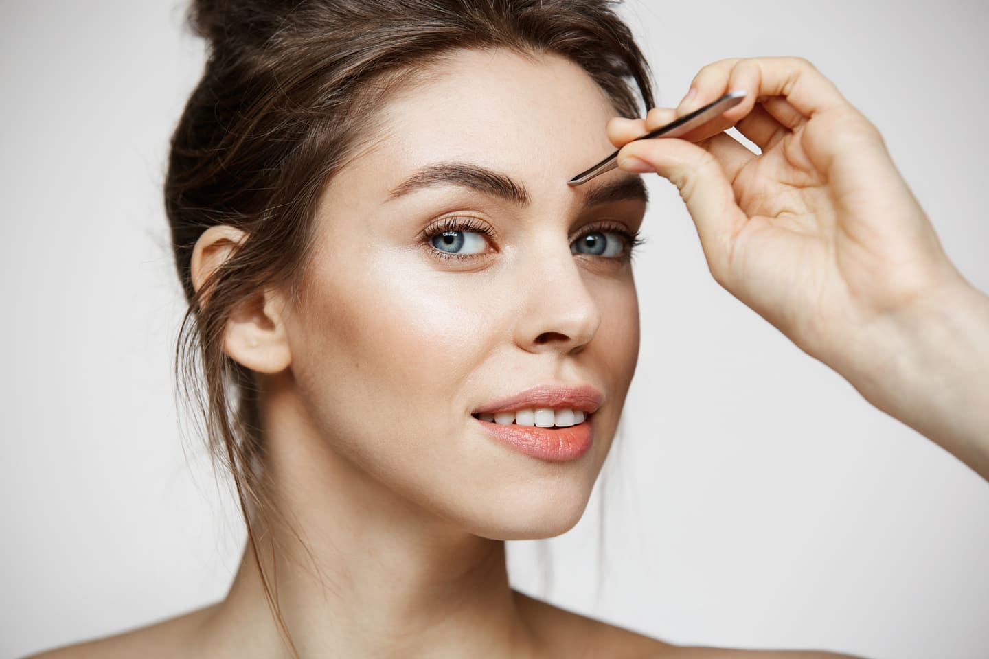 Augenbrauen & Wimpern färben + zupfen